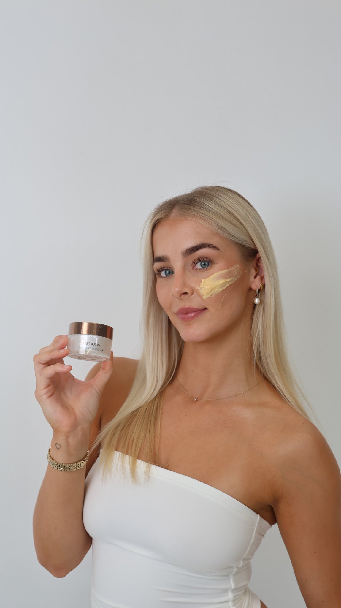 Client receiving a calming facial treatment for peri-oral dermatitis at The Skin Suite Collective, supporting skin barrier repair and reduced irritation